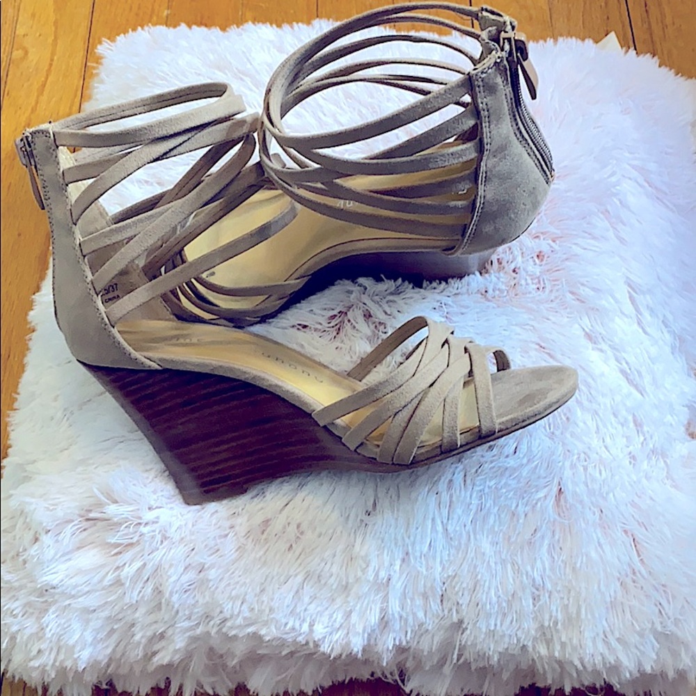 Chinese Laundry strapped sandals